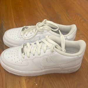 NEVER WORN Size 7Y boys all white air forces